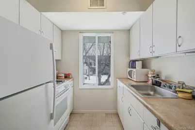 30 El Camino Ct #30, Coram, NY 11727 - Photo 8