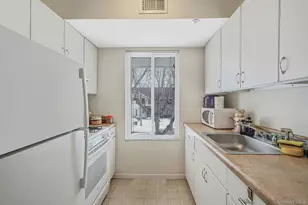 30 El Camino Ct, Coram, NY 11727 - Photo 8