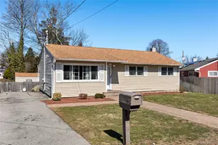 18 Wexford St, Huntington, NY 11743 - Photo 2