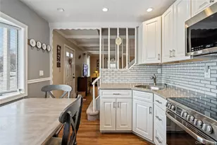 108 Swan Ln, Levittown, NY 11756 - Photo 10