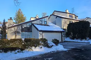 12 Chippewa Ct, Suffern, NY 10901 - Photo 2