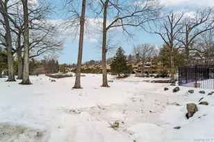 12 Chippewa Ct, Suffern, NY 10901 - Photo 36