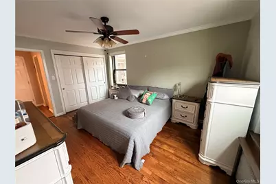 7311 210th Street #1O, Oakland Gardens, NY 11364 - Photo 4