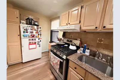 7311 210th Street #1O, Oakland Gardens, NY 11364 - Photo 6