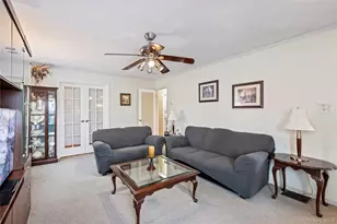 269-15 Union Tpke, New Hyde Park, NY 11040 - Photo 16