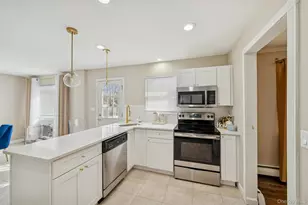 35 St Johns Pl, West Babylon, NY 11704 - Photo 8