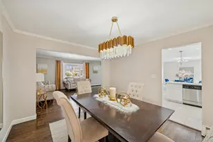 35 St Johns Pl, West Babylon, NY 11704 - Photo 10