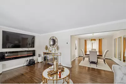 35 Saint Johns Place, West Babylon, NY 11704 - Photo 12