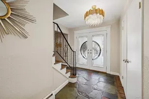 35 St Johns Pl, West Babylon, NY 11704 - Photo 4