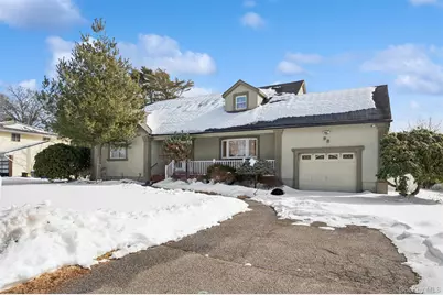 35 Saint Johns Place, West Babylon, NY 11704 - Photo 2