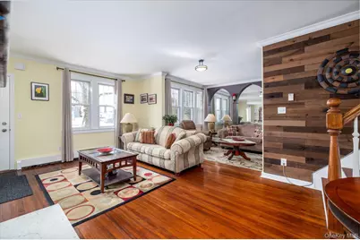 102 Franklin Avenue, Malverne, NY 11565 - Photo 4