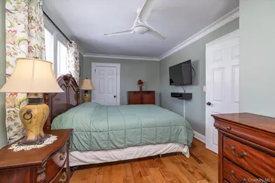 102 Franklin Avenue, Malverne, NY 11565 - Photo 18