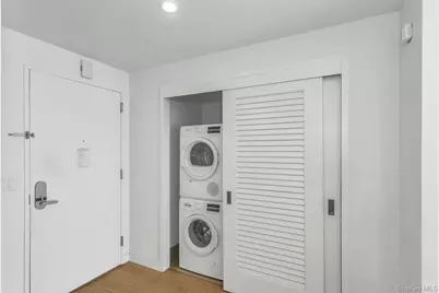 131-01 40th Road #17V, Flushing, NY 11354 - Photo 6