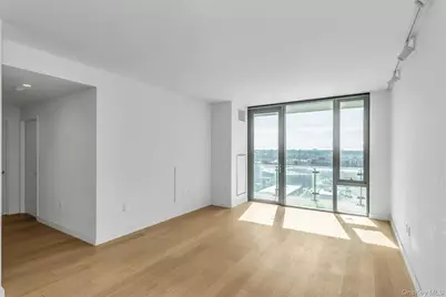 131-01 40th Road #17V, Flushing, NY 11354 - Photo 10