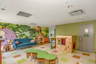 131-01 40th Rd, Flushing, NY 11354 - Photo 28