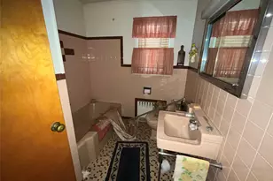 300 Hewlett Ave, Patchogue, NY 11772 - Photo 6