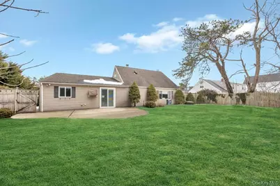 60 White Pine Way, Medford, NY 11763 - Photo 28