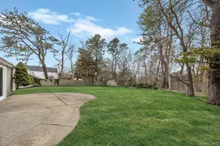 60 White Pine Way, Medford, NY 11763 - Photo 24