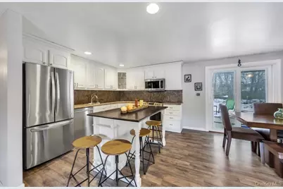 60 White Pine Way, Medford, NY 11763 - Photo 6