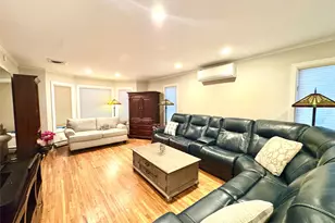 42 Hearthstone Dr, Dix Hills, NY 11746 - Photo 8