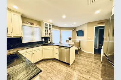 42 Hearthstone Drive, Dix Hills, NY 11746 - Photo 16