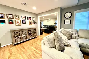 42 Hearthstone Dr, Dix Hills, NY 11746 - Photo 10