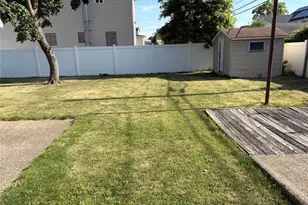 243 Biltmore Ave, Elmont, NY 11003 - Photo 4