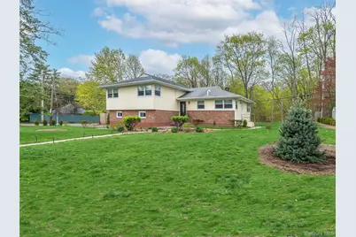 1 Milford Lane, Glen Cove, NY 11542 - Photo 2