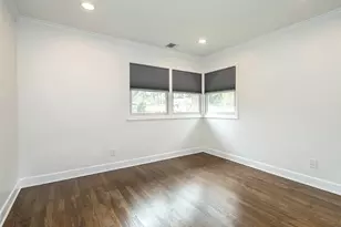 1 Milford Ln, Glen Cove, NY 11542 - Photo 16