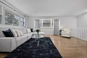 1016 Westwood Rd, Woodmere, NY 11598 - Photo 4