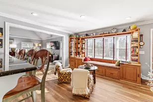 79 E Tiana Rd, Hampton Bays, NY 11946 - Photo 6