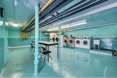 220-44 73rd Avenue #26A1, Oakland Gardens, NY 11364 - Photo 16