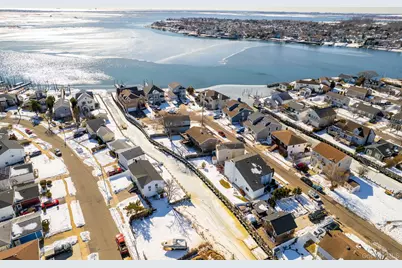 711 S Bayview Avenue, Freeport, NY 11520 - Photo 30