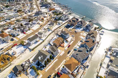 711 S Bayview Avenue, Freeport, NY 11520 - Photo 28