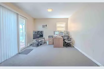 711 S Bayview Avenue, Freeport, NY 11520 - Photo 18