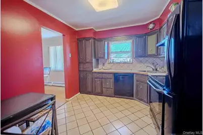 711 S Bayview Avenue, Freeport, NY 11520 - Photo 10