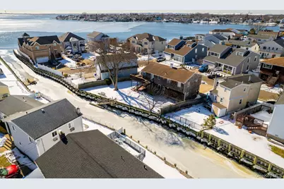 711 S Bayview Avenue, Freeport, NY 11520 - Photo 4