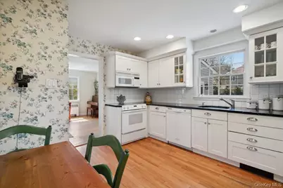 75 Oakdale Lane, East Hills, NY 11577 - Photo 14