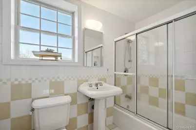 75 Oakdale Lane, East Hills, NY 11577 - Photo 22