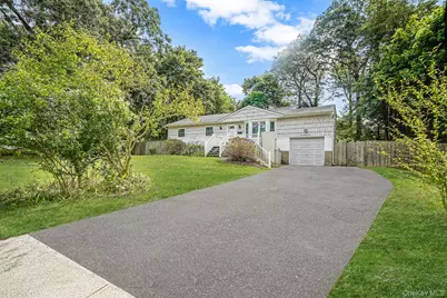 121 Foxdale Lane, Port Jefferson, NY 11777 - Photo 2