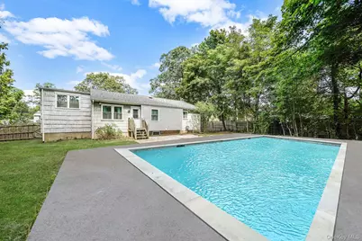 121 Foxdale Lane, Port Jefferson, NY 11777 - Photo 20