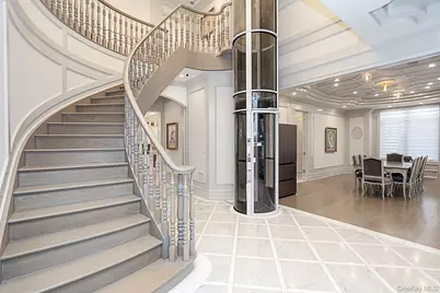 19 Gilbert Road, Great Neck, NY 11024 - Photo 4