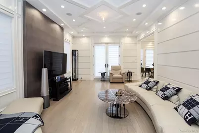 19 Gilbert Road, Great Neck, NY 11024 - Photo 18