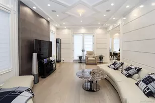 19 Gilbert Rd, Great Neck, NY 11024 - Photo 18