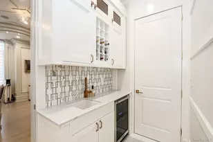 19 Gilbert Rd, Great Neck, NY 11024 - Photo 12