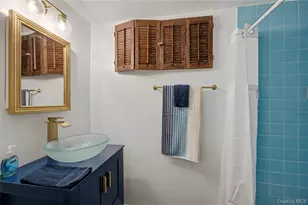 38 Park Dr E, Syosset, NY 11791 - Photo 24