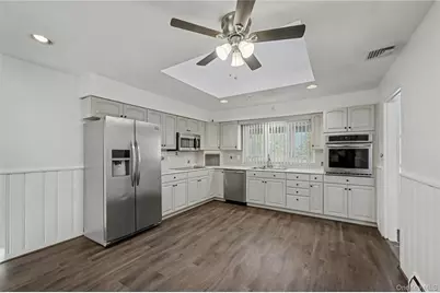 38 Park Drive E, Syosset, NY 11791 - Photo 8