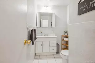 570 Sierra Vista Ln, Valley Cottage, NY 10989 - Photo 18