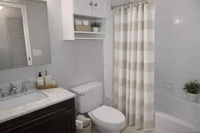 777 N Macquesten Parkway #308, Fleetwood, NY 10552 - Photo 10