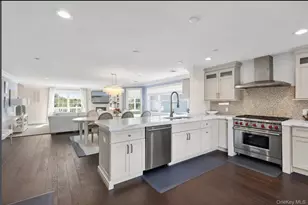 34 Village Green Dr, Southampton, NY 11968 - Photo 2